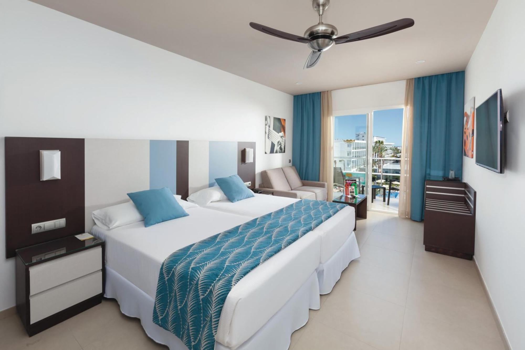 Habitación Doble Deluxe con vistas laterales al mar